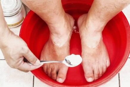 Trattamento del fungo sul pollice della gamba