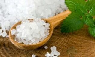 Bagni salini per il trattamento dei funghi